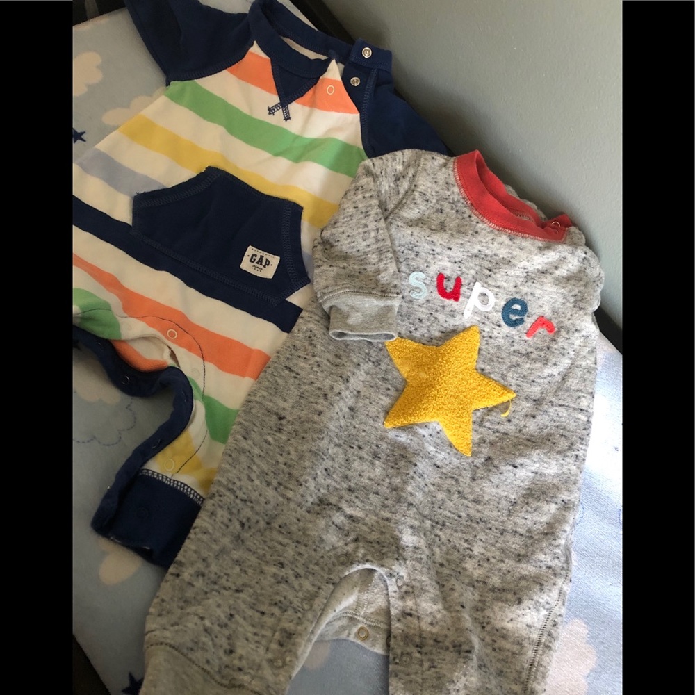 Gap one piece set